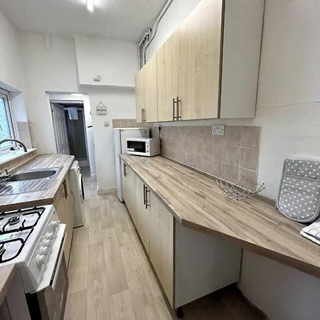 Bright Home From Home Stoke-on-Trent Luaran gambar