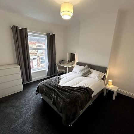 Bright Home From Home Stoke-on-Trent Luaran gambar