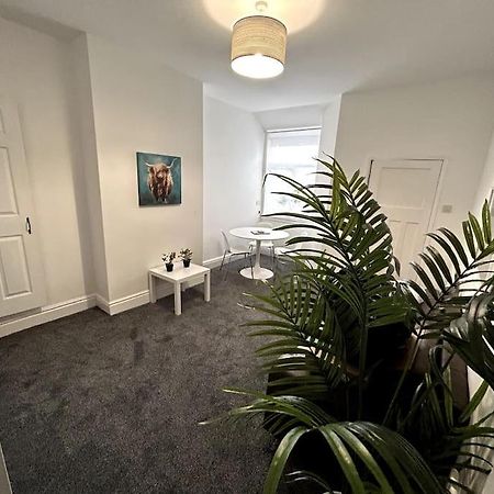 Bright Home From Home Stoke-on-Trent Luaran gambar